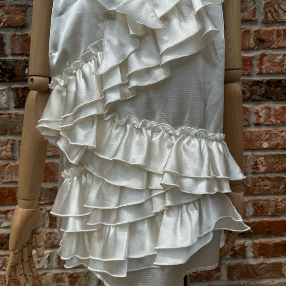 Romeo & Juliet Couture ruffled ivory satin blouse / L / Excellent condition - Picture 6 of 15